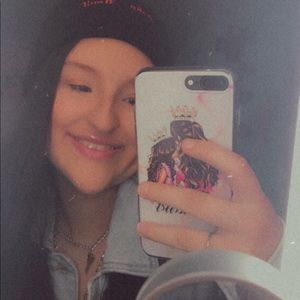 Meet your Posher, Makayla